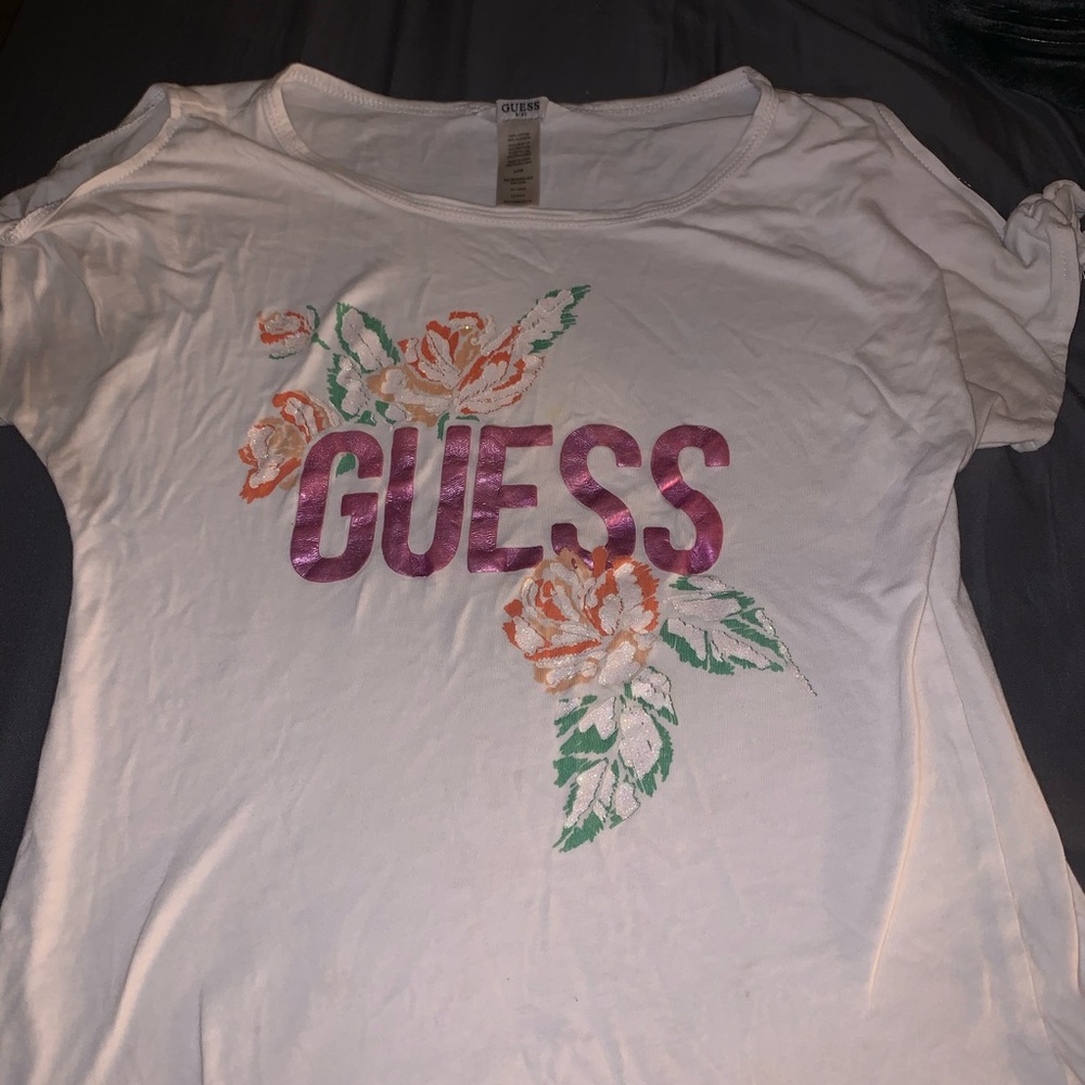 Junior girls  guess tea shirt